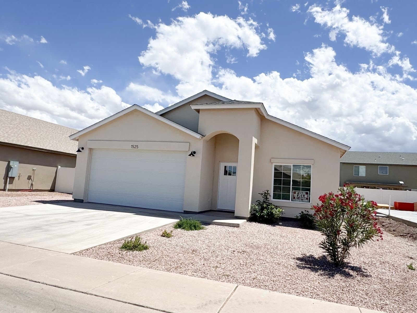 Single Family 5BR 2BA - 1505 Katelyn Ln, Safford, AZ