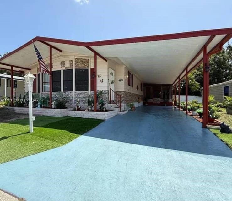 215 LAURELCREST CIR VALRICO  