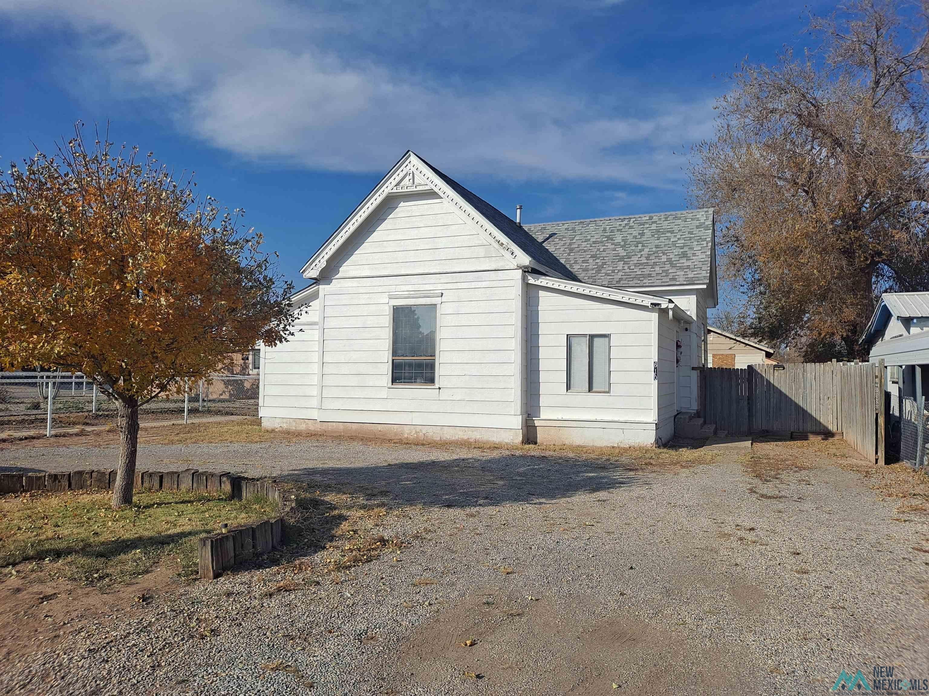 610 W Dallas Ave
