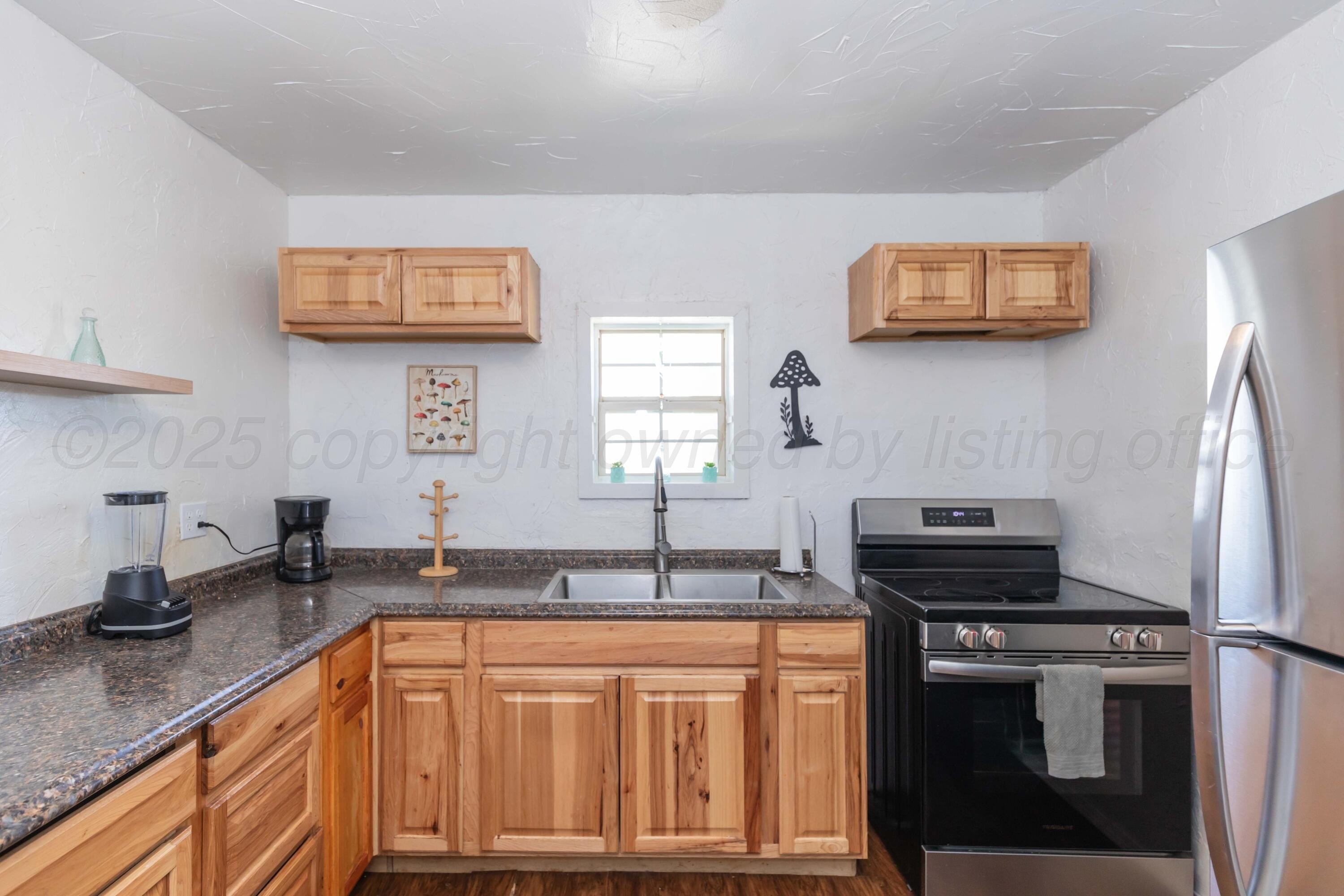 Single Family 3BR 2BA - 105 Poplar St, Skellytown, TX