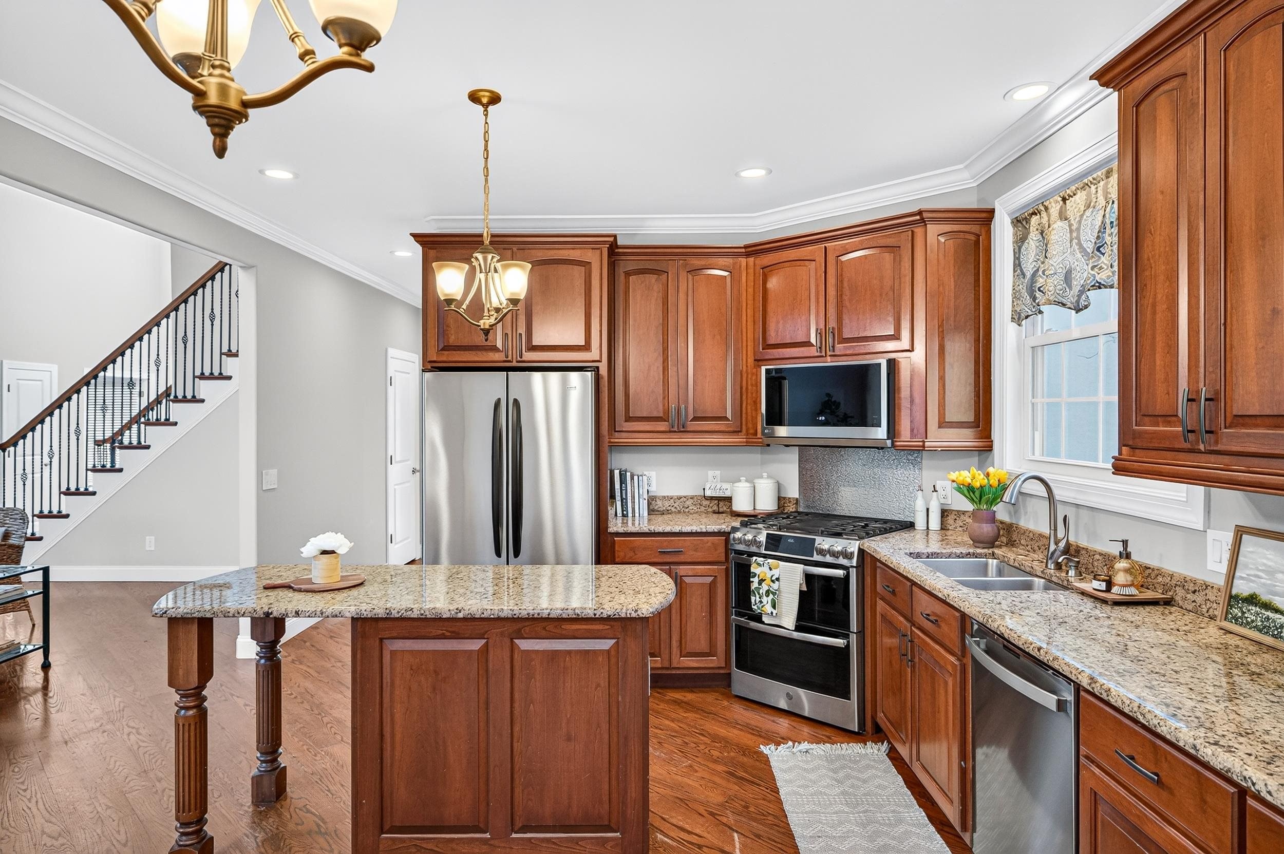 Single Family 5BR 4BA - 1370 KENTSHIRE DR, ROCKINGHAM, VA