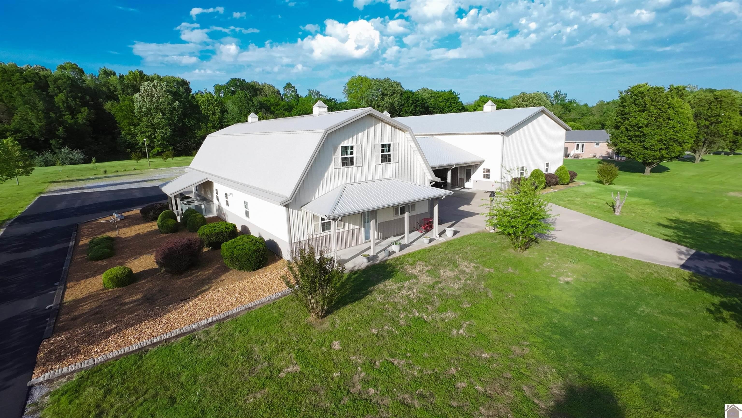 Single Family 4BR 2BA - 1040 Lone Valley Rd, Calvert City, KY