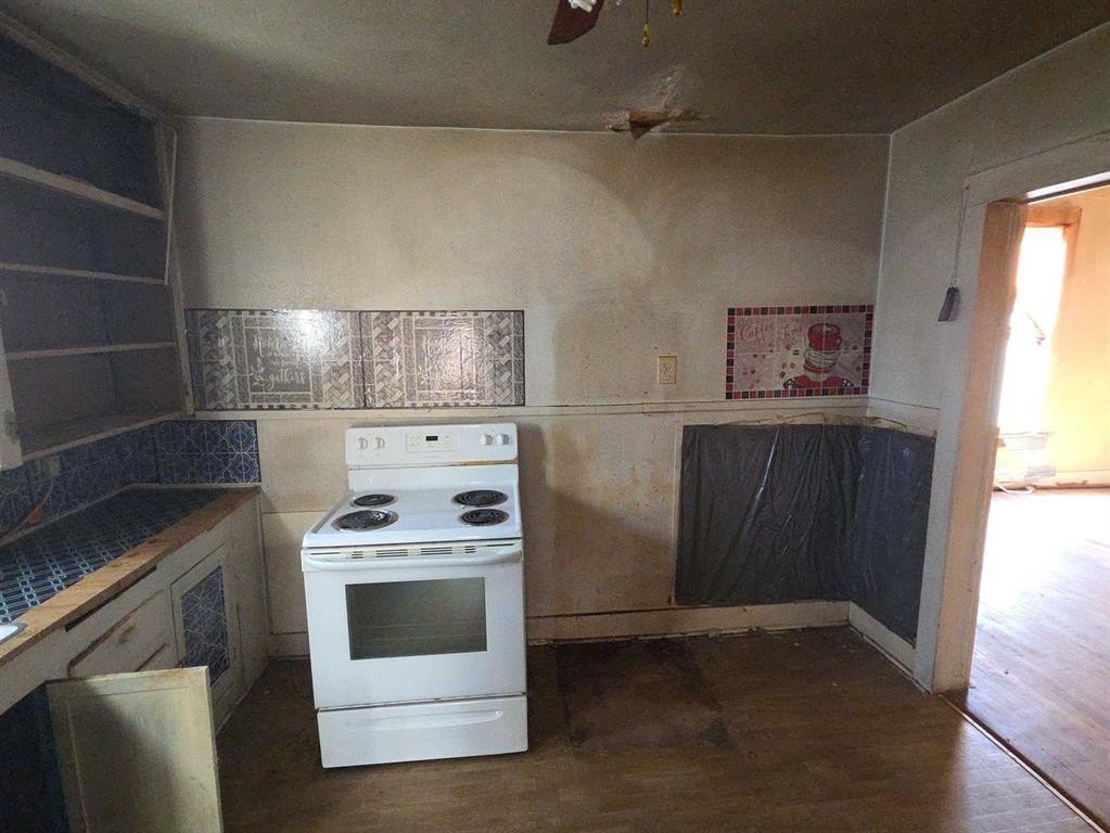 Single Family 2BR 1BA - 226 W Texas Street, Denison, TX