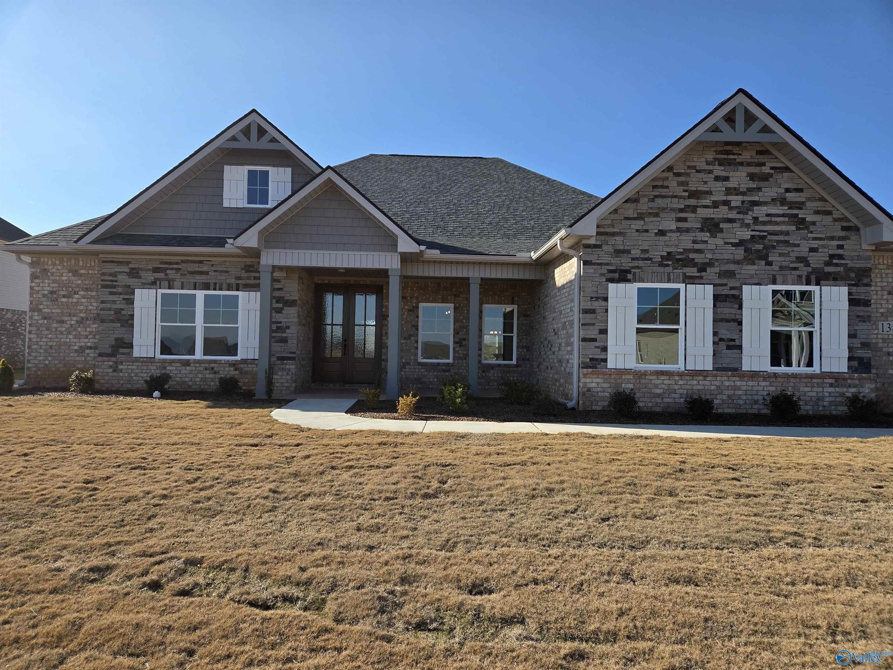 Single Family 4BR 4BA - 138 Brier View Drive, Meridianville, AL