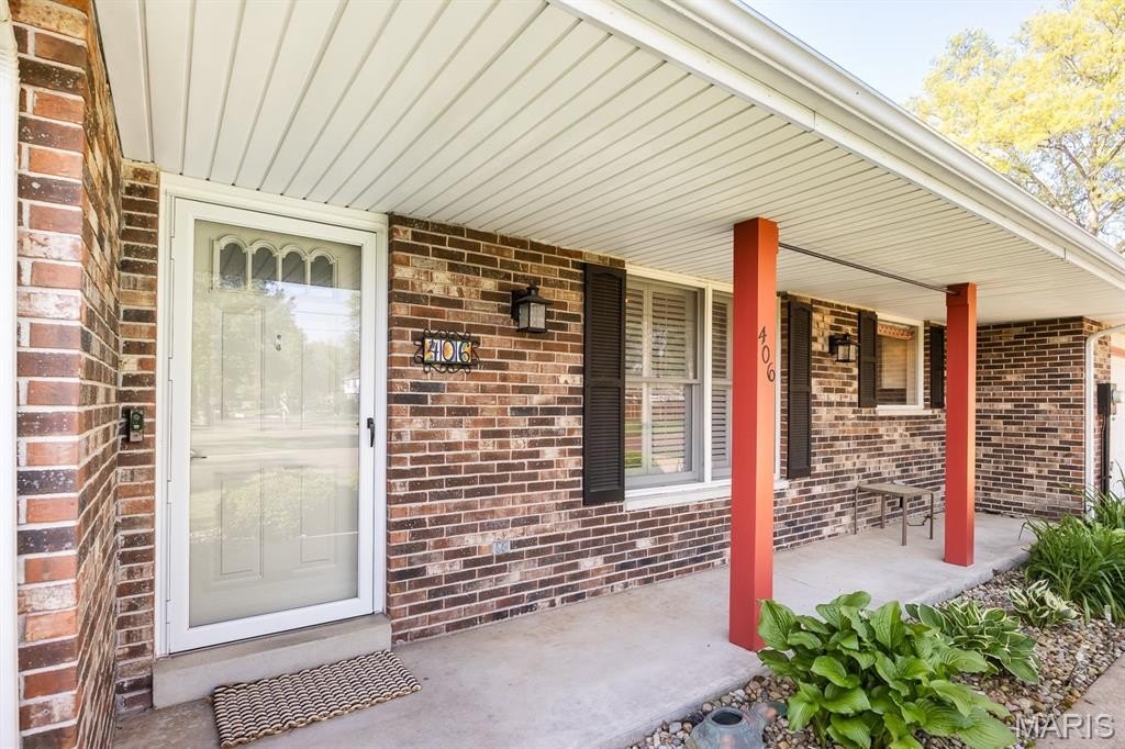 Single Family 2BR 1BA - 406 Elm Street, Mascoutah, IL