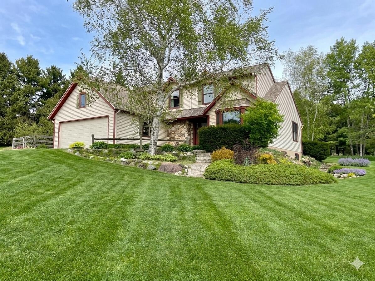 Single Family 4BR 2BA - W297s3240 Boettcher Rd, Waukesha, WI