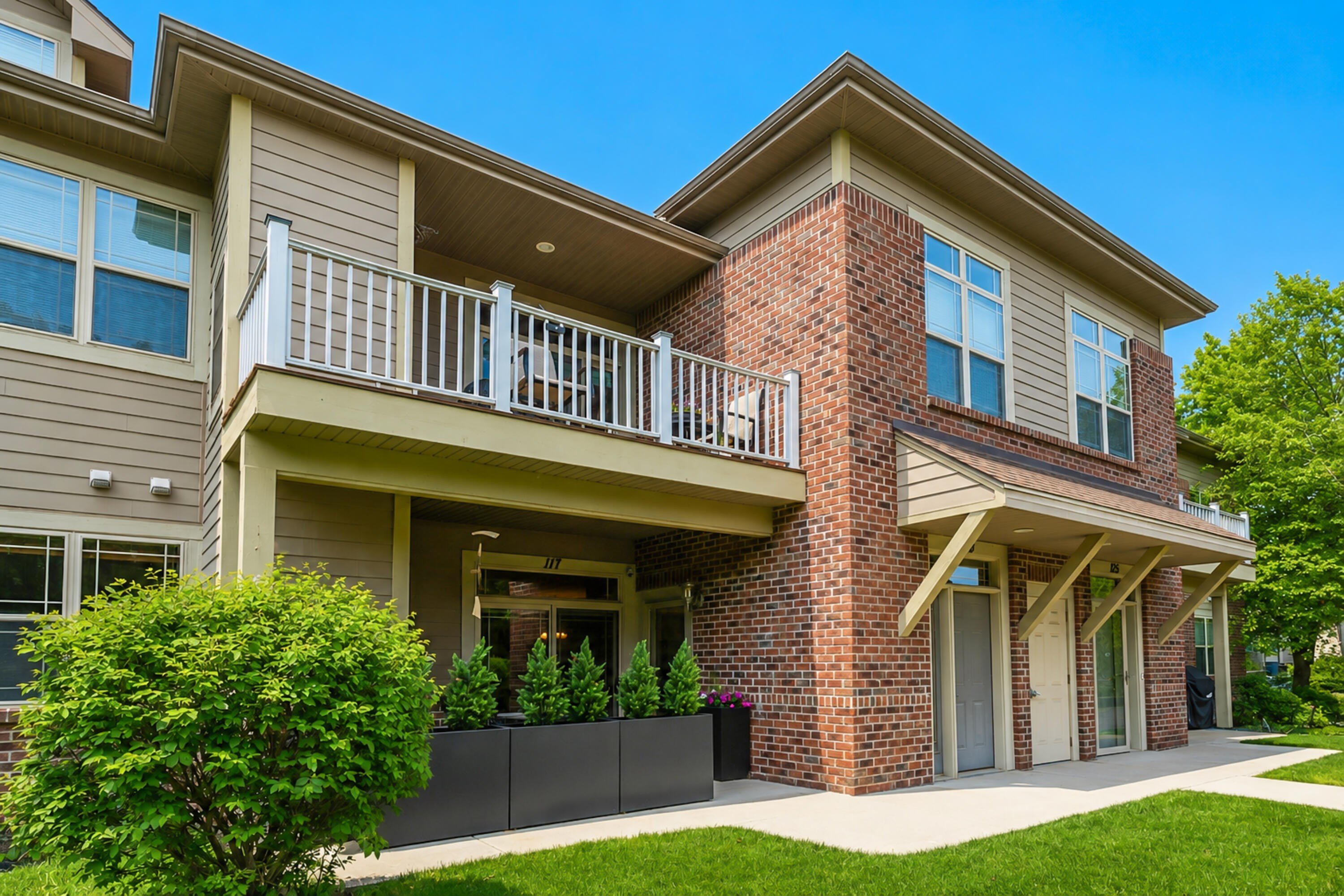 Condo 2BR 2BA - 117 N 73rd St, Milwaukee, WI