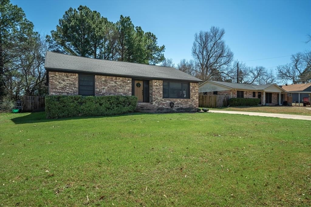 Single Family 3BR 2BA - 1460 Forrest Drive, Canton, TX
