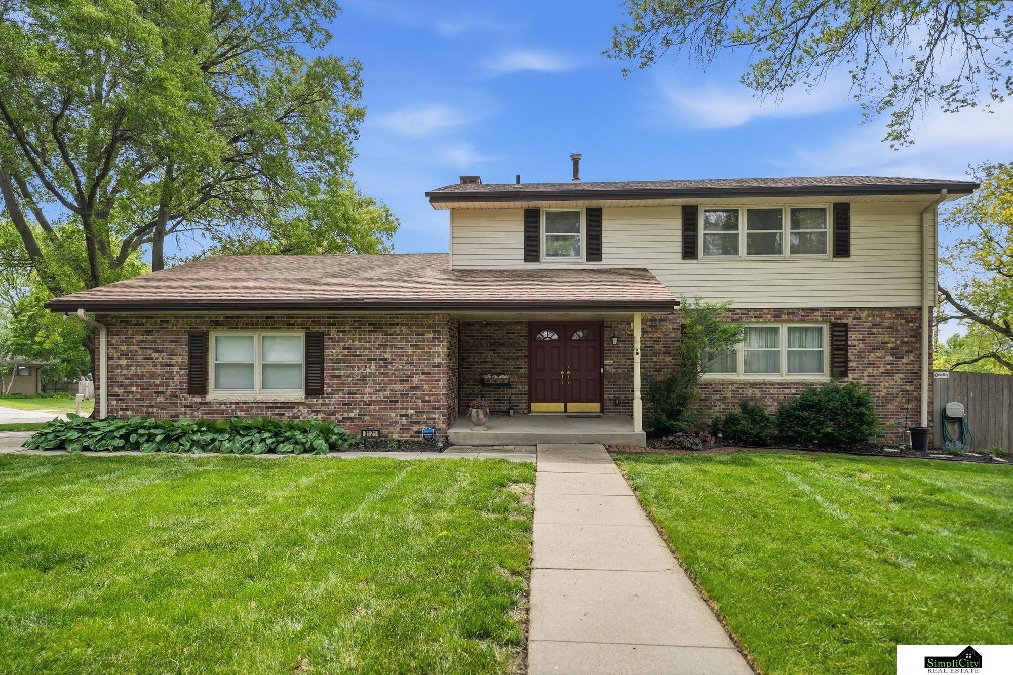 Single Family 4BR 3BA - 3121 Loveland Street, Lincoln, NE