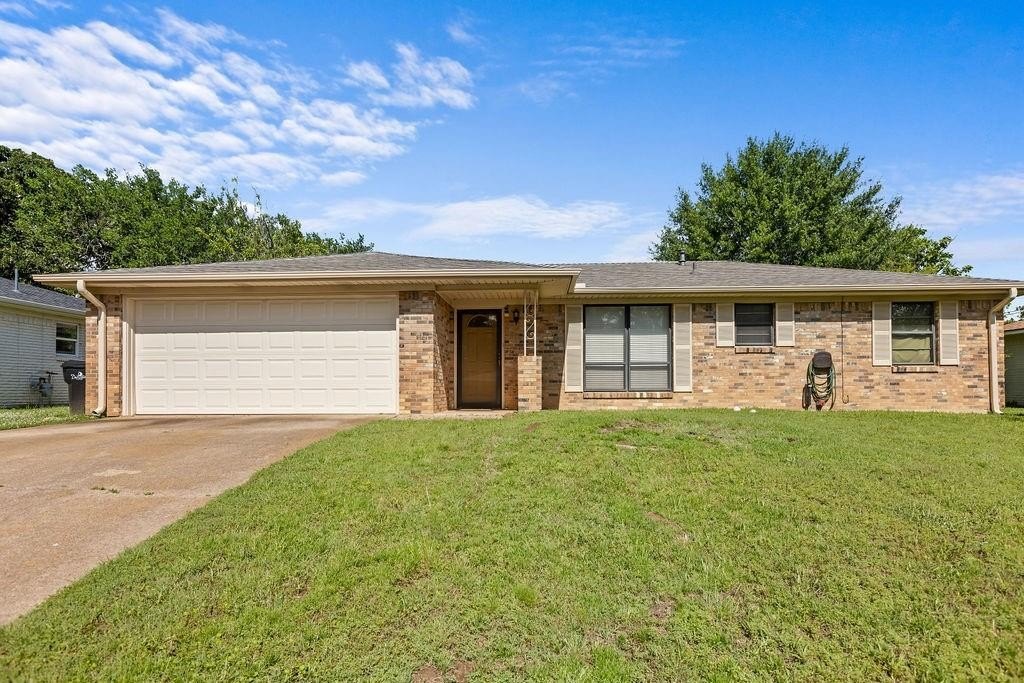 Single Family 3BR 2BA - 2022 Jerry Avenue, Denison, TX