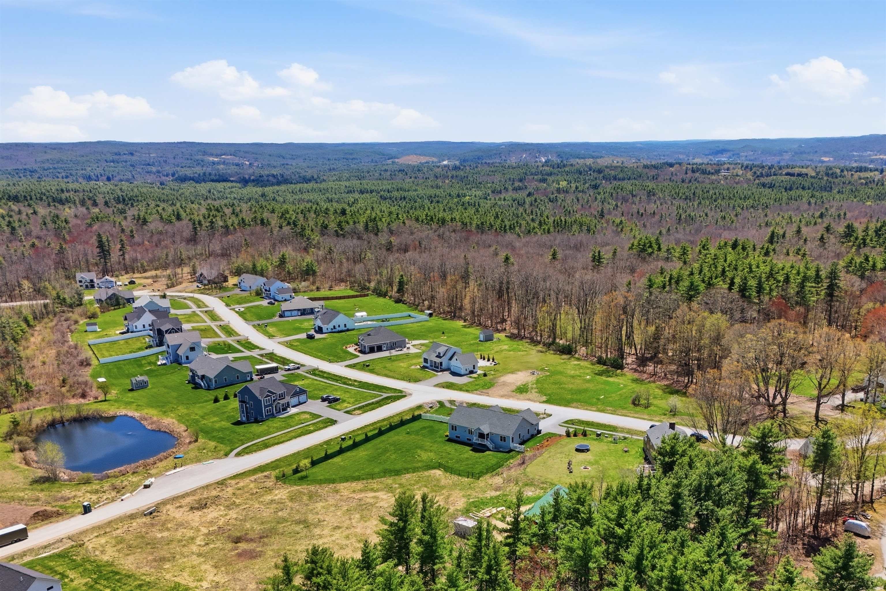 Single Family 4BR 3BA - 410 Blane Circle, Pembroke, NH