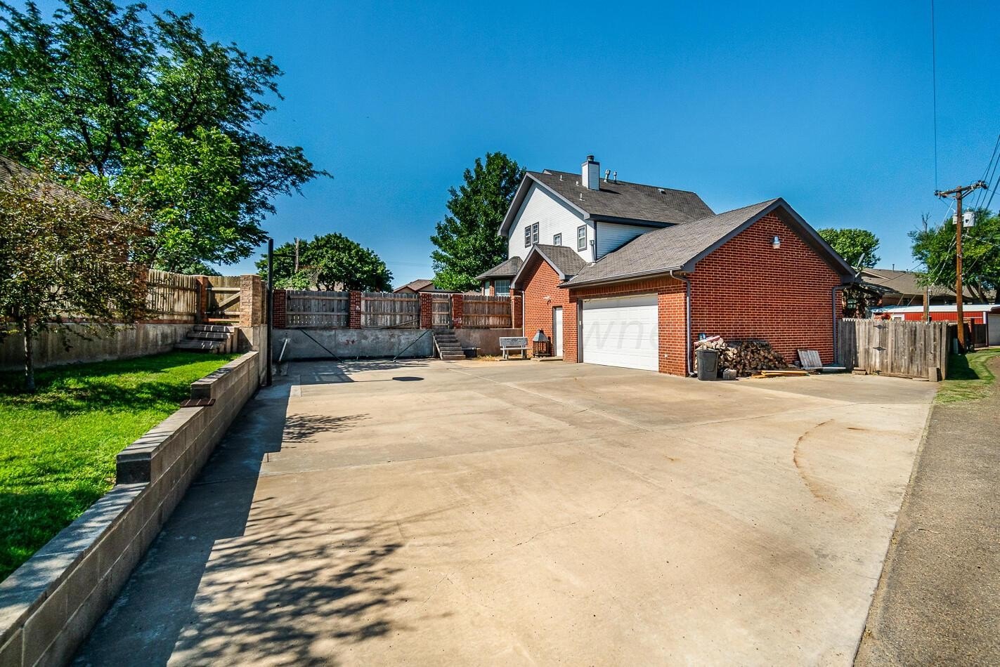 1204 University Pl