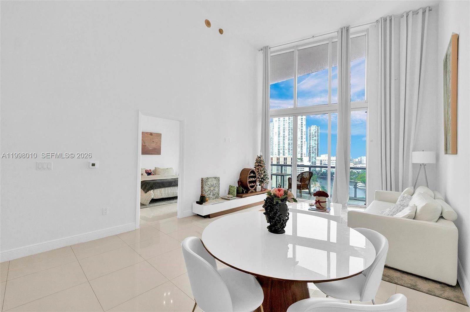 Condo 1BR 1BA - 465 Brickell Ave, Miami, FL