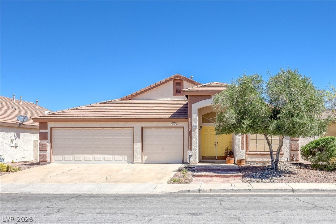 Single Family 4BR 2BA - 1792 Antelope Valley Avenue, Henderson, NV