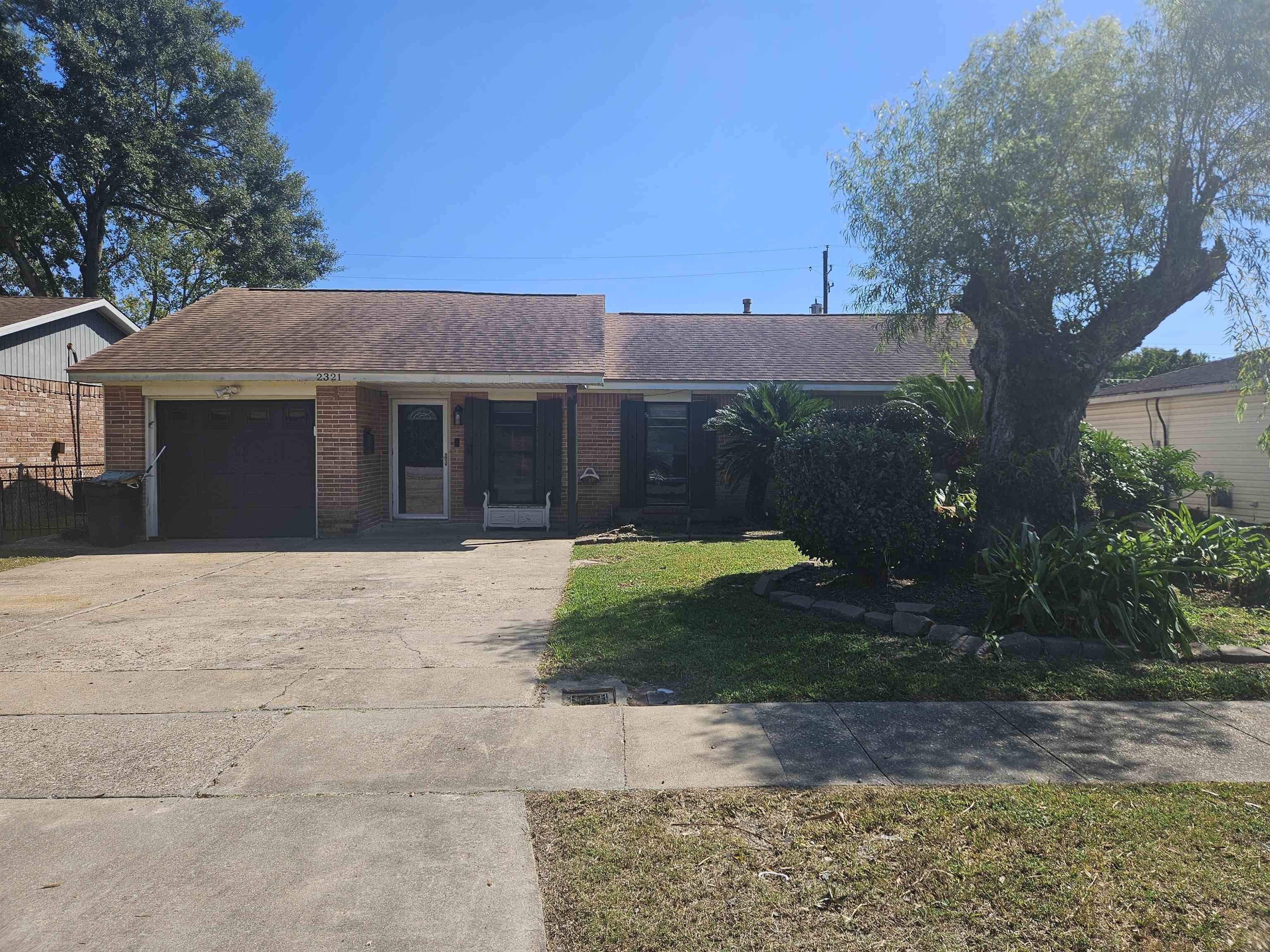 Single Family 4BR 2BA - 2321 Earle St, Port Neches, TX
