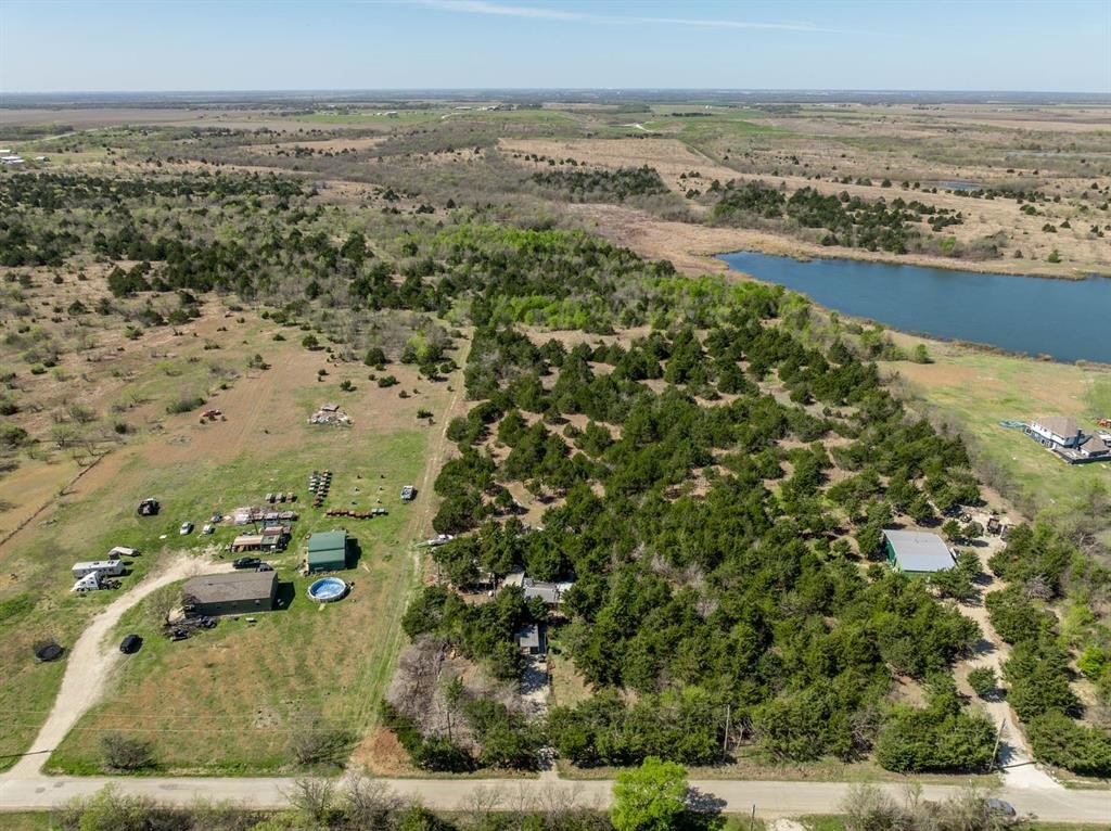 Plots and Land - 930 Lakeside Drive, Avalon, TX