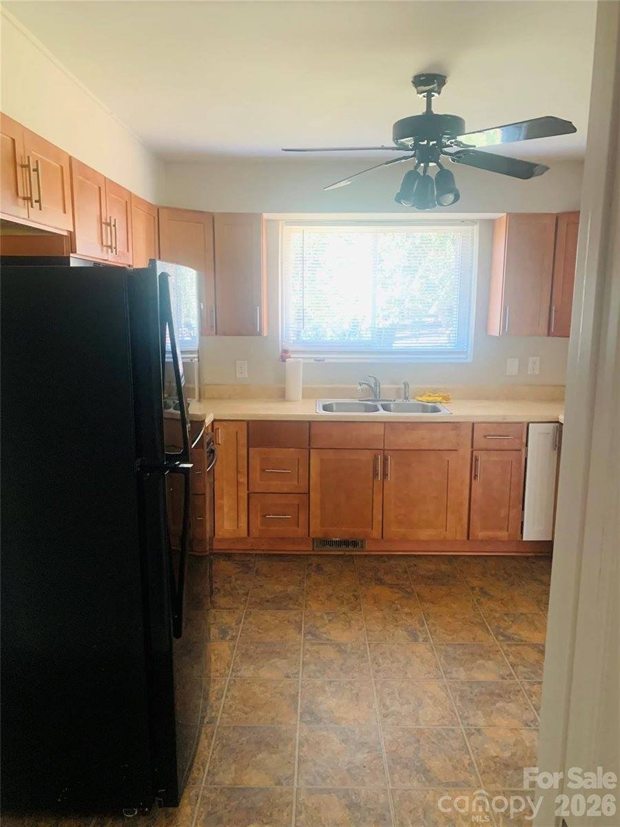 Single Family 3BR 1BA - 1211 Campus Street, Charlotte, NC