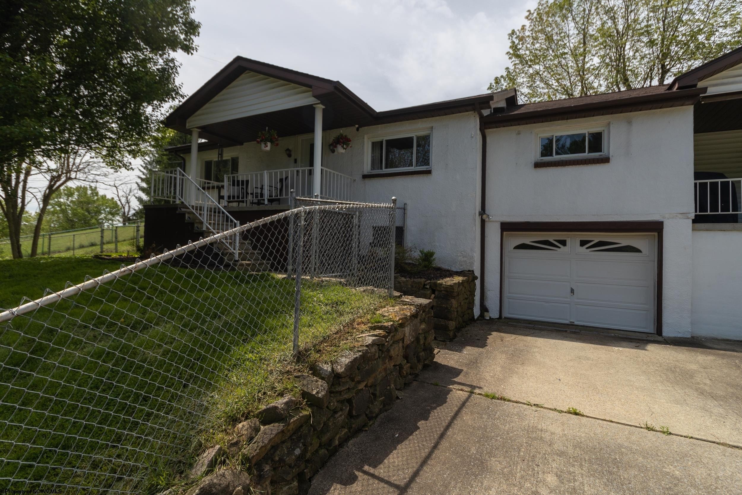 Single Family 3BR 2BA - 3068 White Hall Boulevard, Fairmont, WV