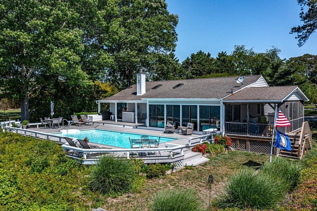 Single Family 3BR 2BA - 325 Deep Water Drive, White Stone, VA