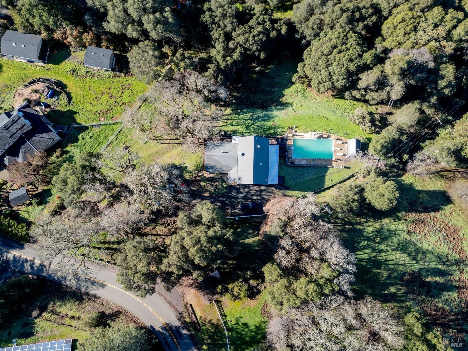 Single Family 3BR 4BA - 1450 Deerwood Drive, Ukiah, CA