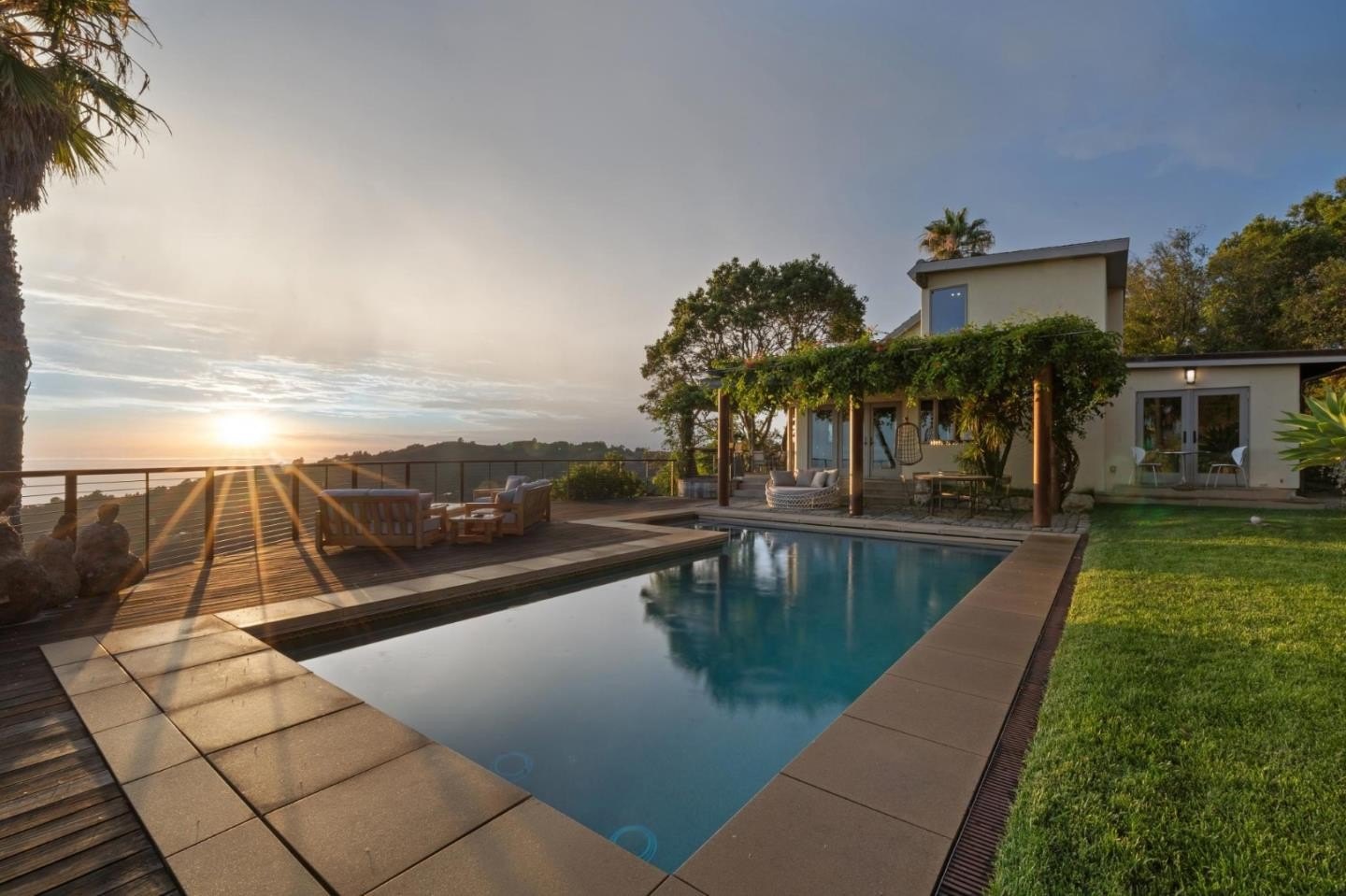 Single Family 5BR 3BA - 46250 Pfeiffer Ridge RD, BIG SUR, CA