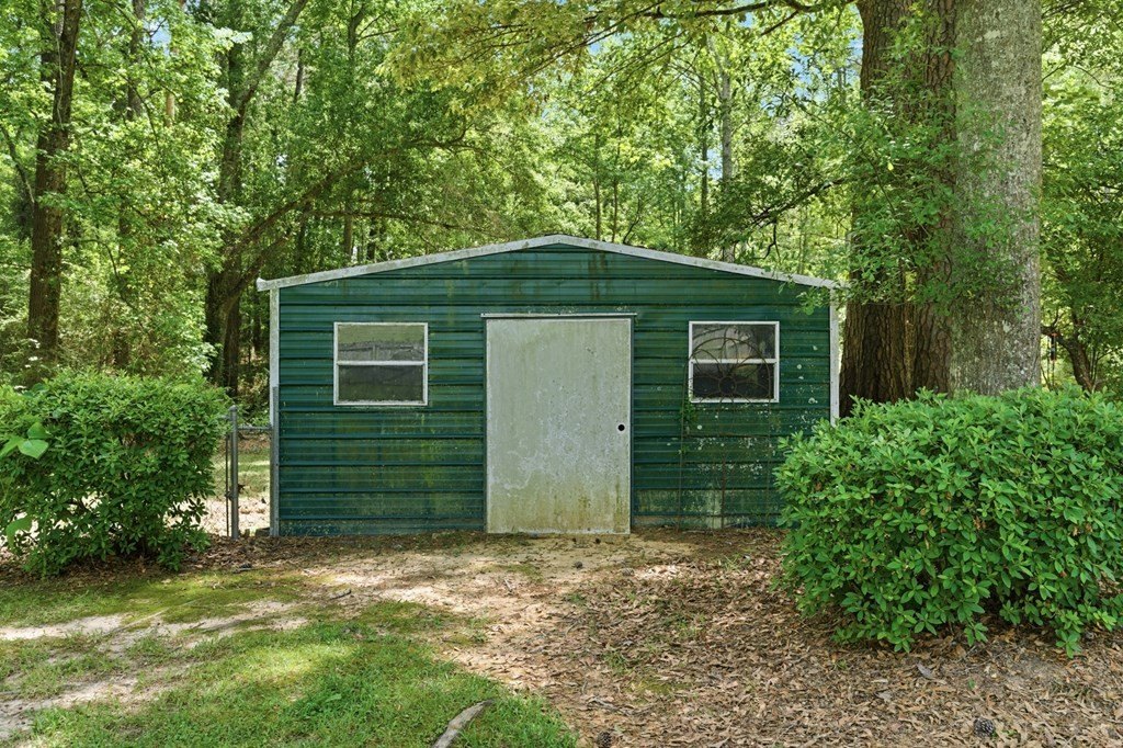 Single Family 4BR 3BA - 65 Sherwood Forest Rd, Ellisville, MS