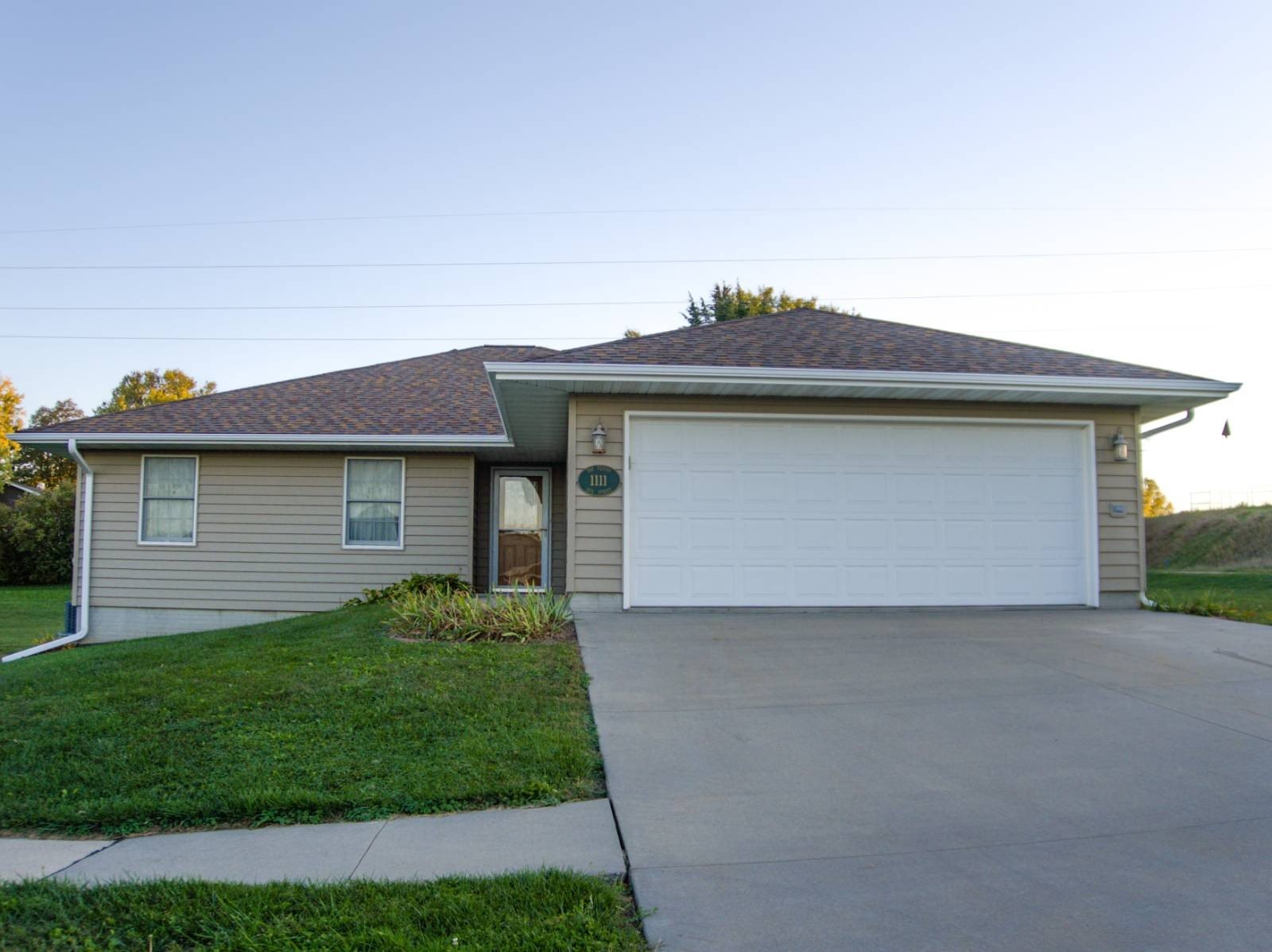 Single Family 3BR 2BA - 1111 Dye Street, Harlan, IA