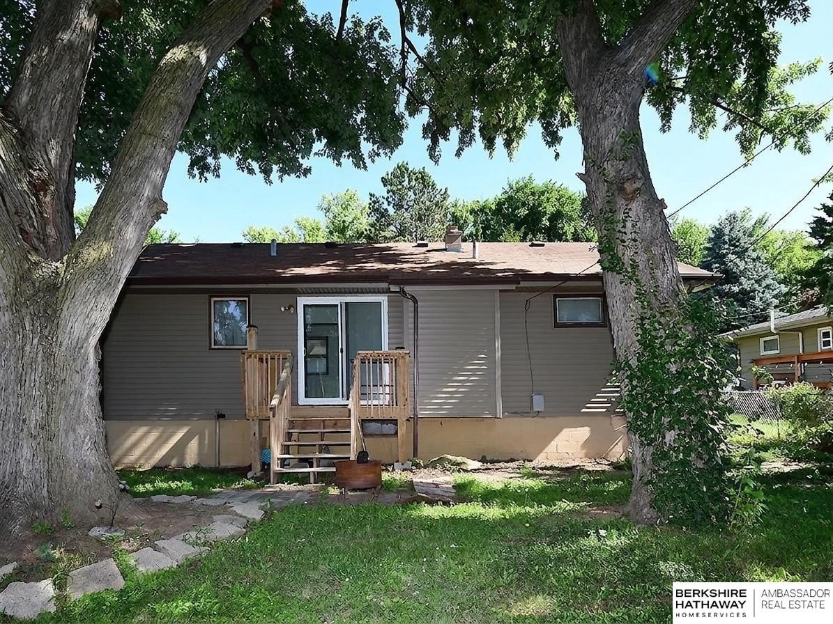 Single Family 3BR 2BA - 5609 Taylor Street, Omaha, NE