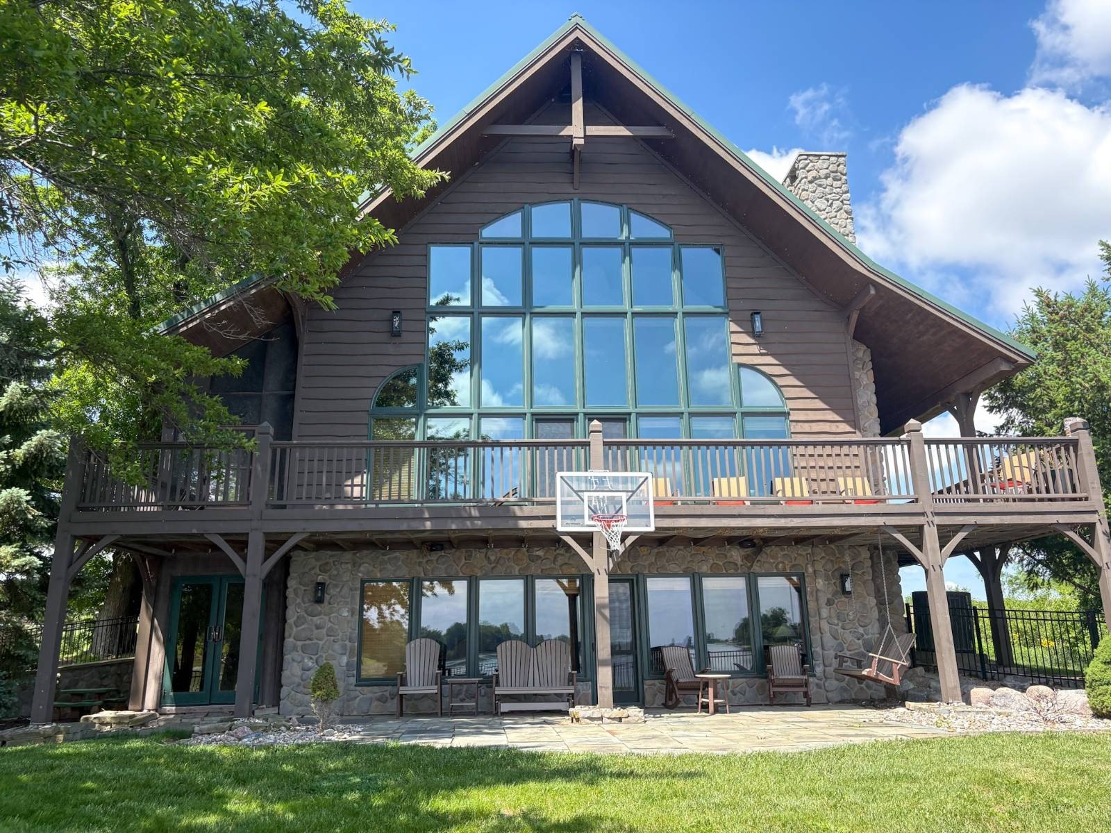 Single Family 5BR 4BA - 520 Kramer Rd, Avon, IL