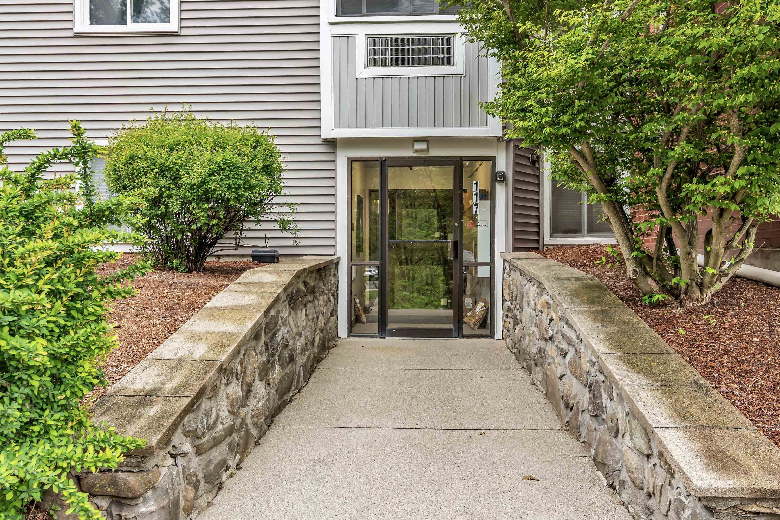 Condo 2BR 1BA - 117 Cluff Crossing Road, Salem, NH