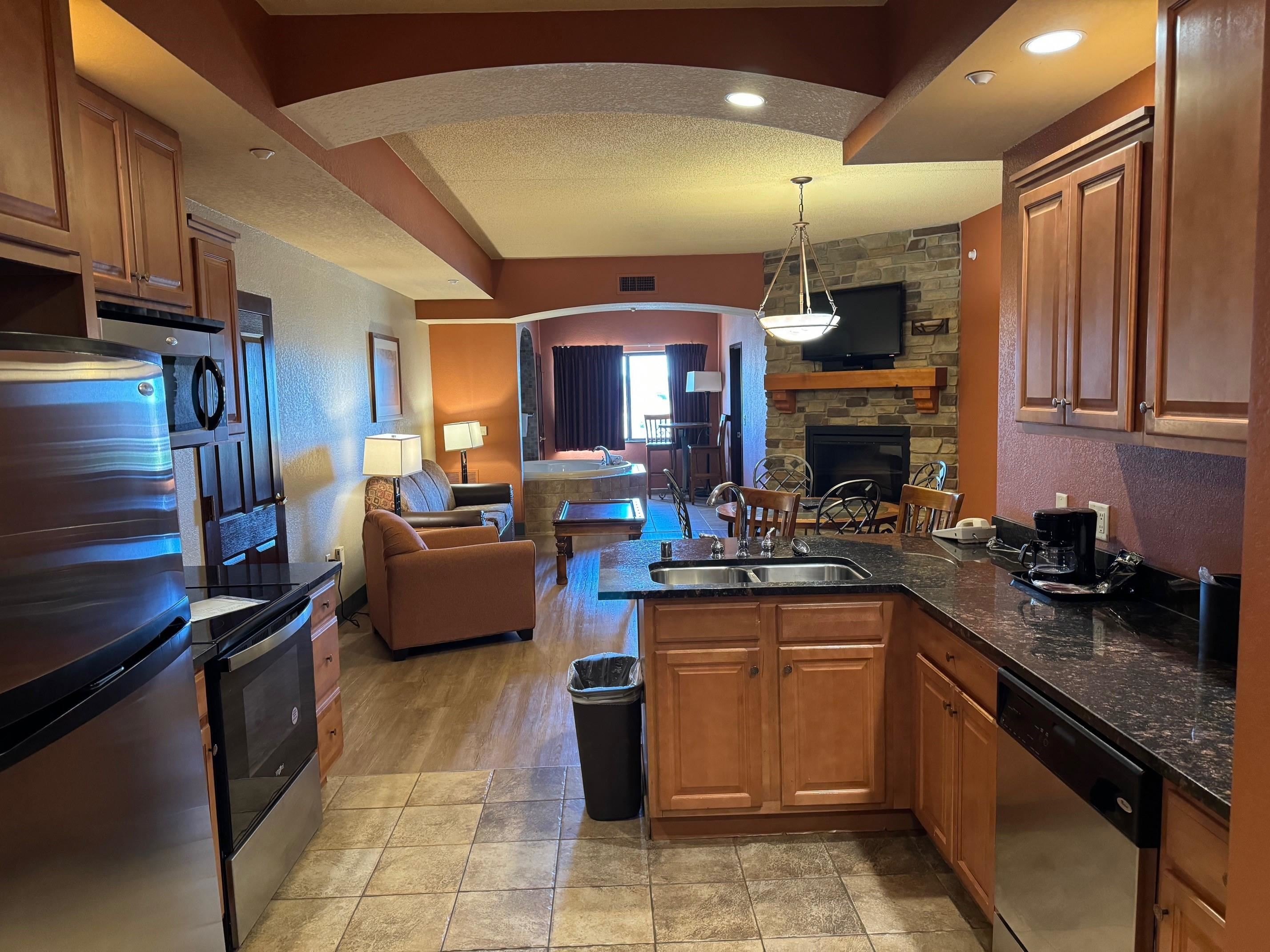 Condo 3BR 3BA - 2411 River Road, Wisconsin Dells, WI