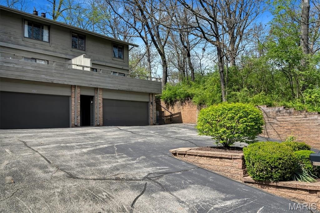 Single Family 2BR 2BA - 1503 Birnamwood Trail Drive, Ballwin, MO