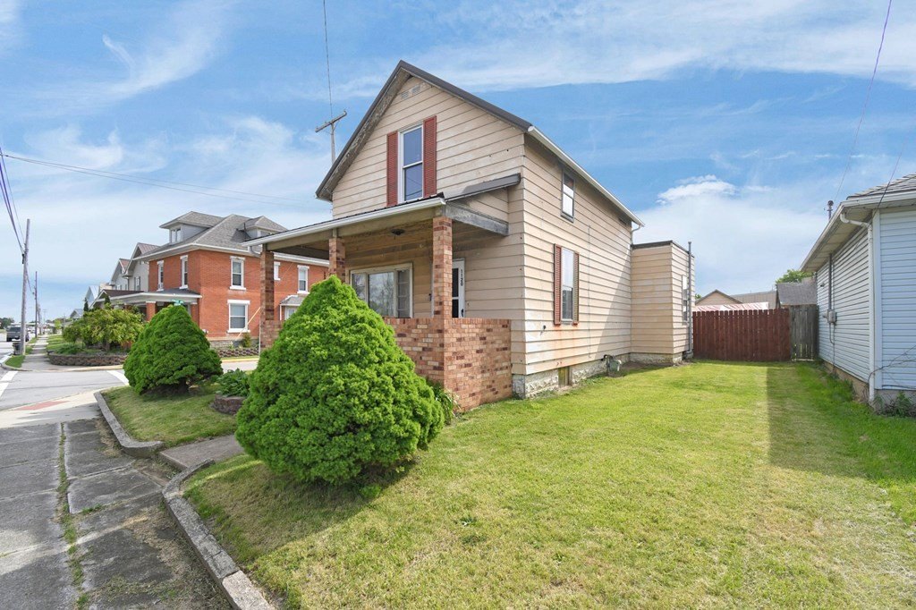 Single Family 2BR 1BA - 1120 Sandusky Avenue, Bucyrus, OH