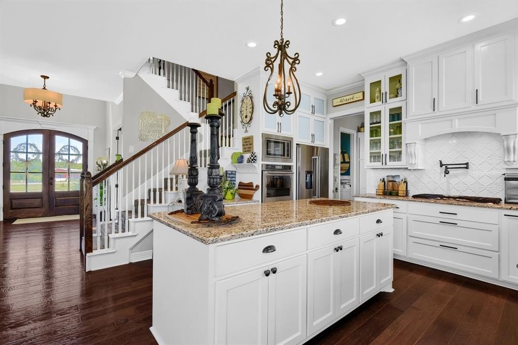 Single Family 4BR 4BA - 565 Oasis Drive, Denison, TX