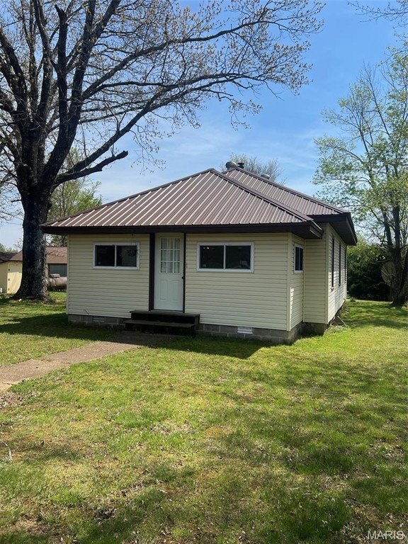 Single Family 2BR 1BA - 9364 US Highway 160E, Fairdealing, MO