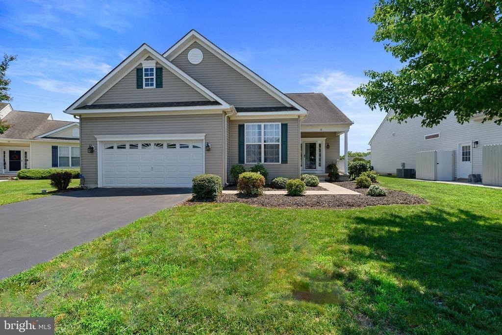 Single Family 4BR 5BA - 16 Wauwinet Court, Rehoboth Beach, DE