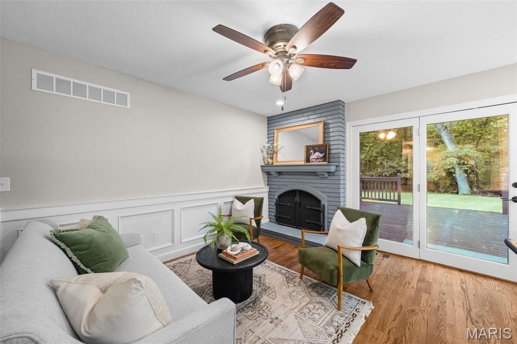 Single Family 4BR 3BA - 825 Windsor Gardens Court, St Louis, MO