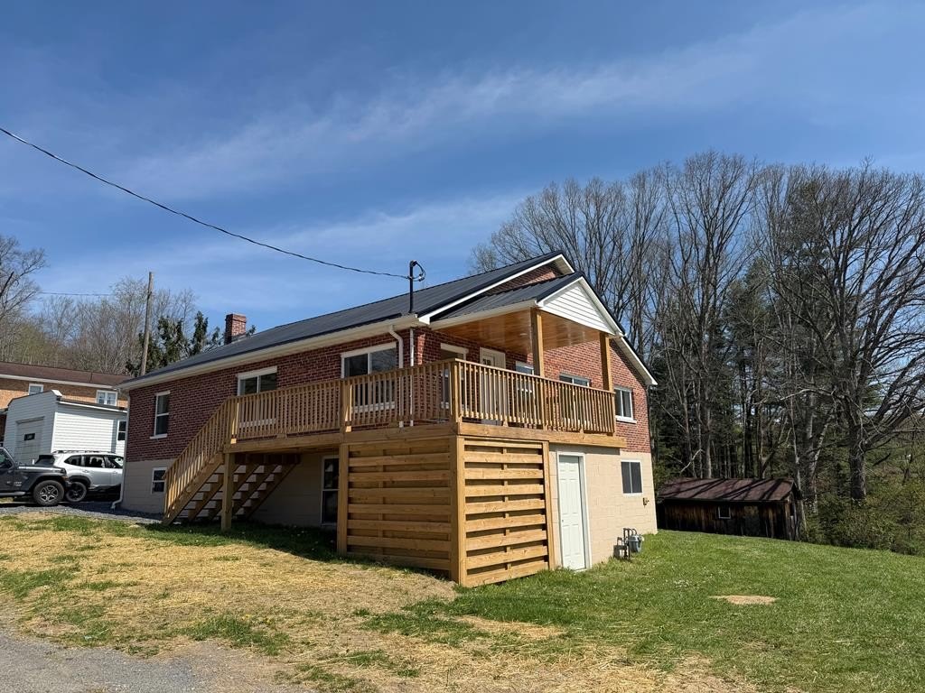 Single Family 4BR 2BA - 130 Colton Loop, MAC ARTHUR, WV
