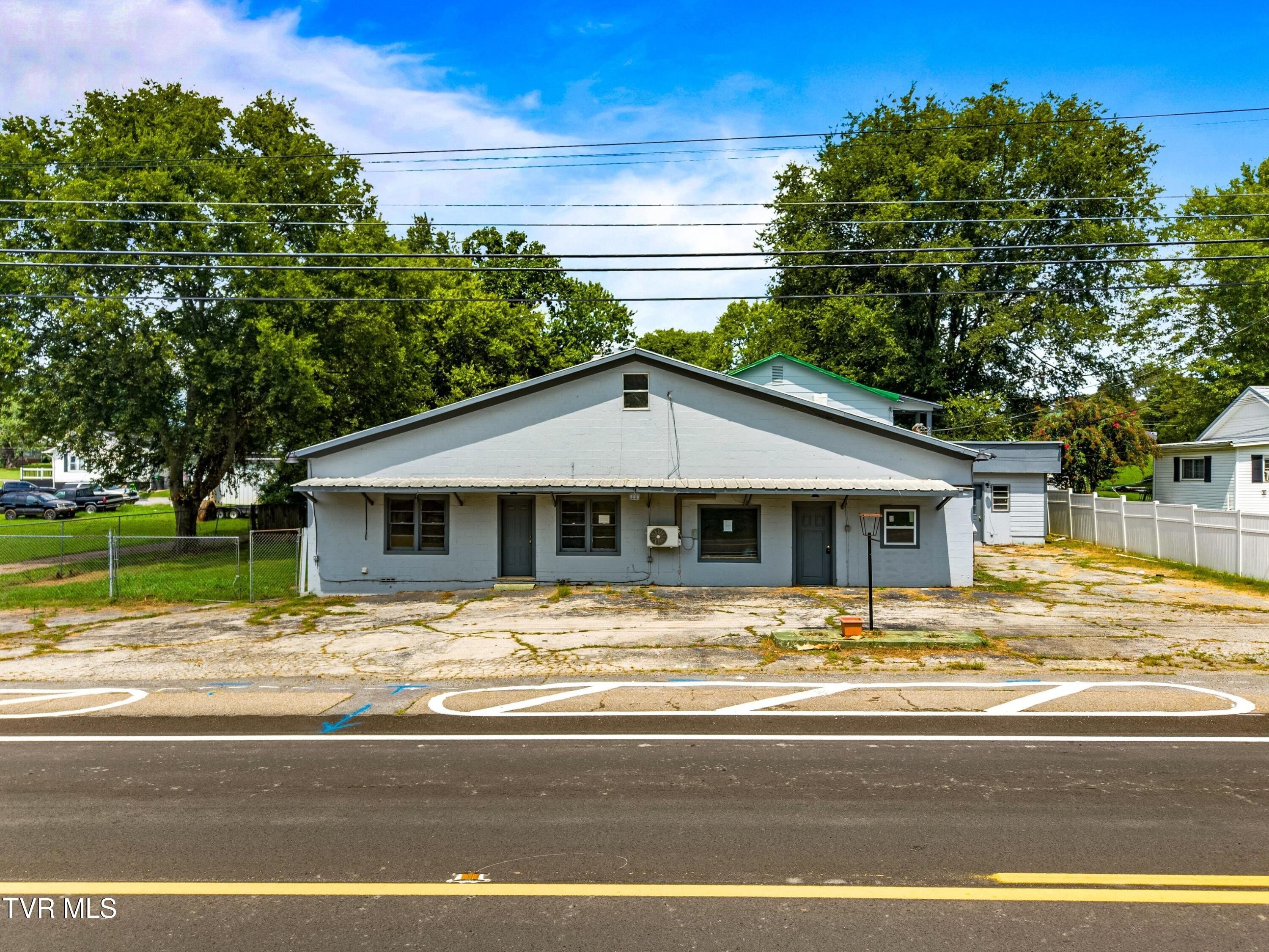 Four-plex 5BR 4BA - 6563 E Andrew Johnson Highway, Whitesburg, TN