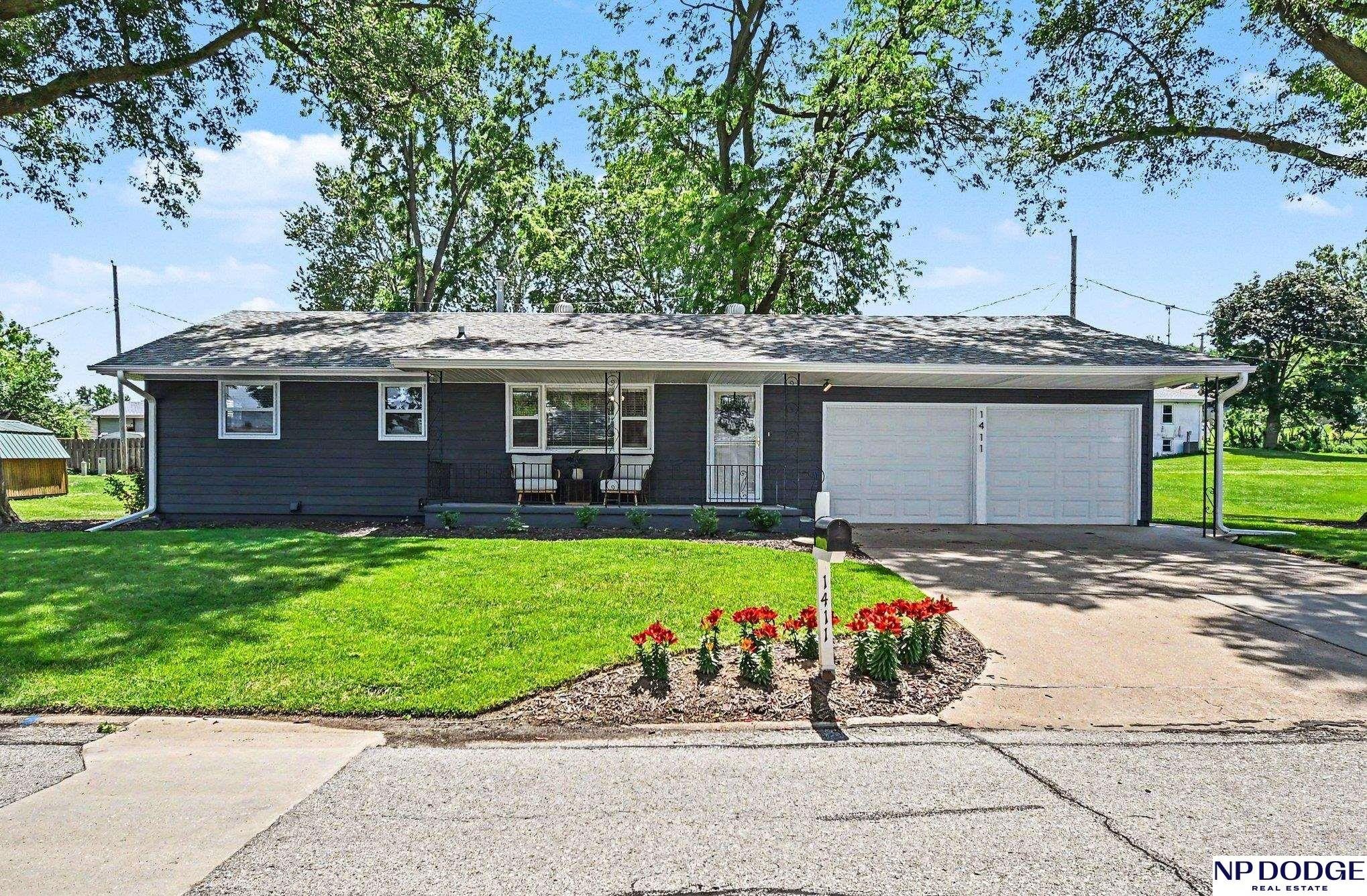 Single Family 3BR 2BA - 1411 Prospect Avenue, Blair, NE