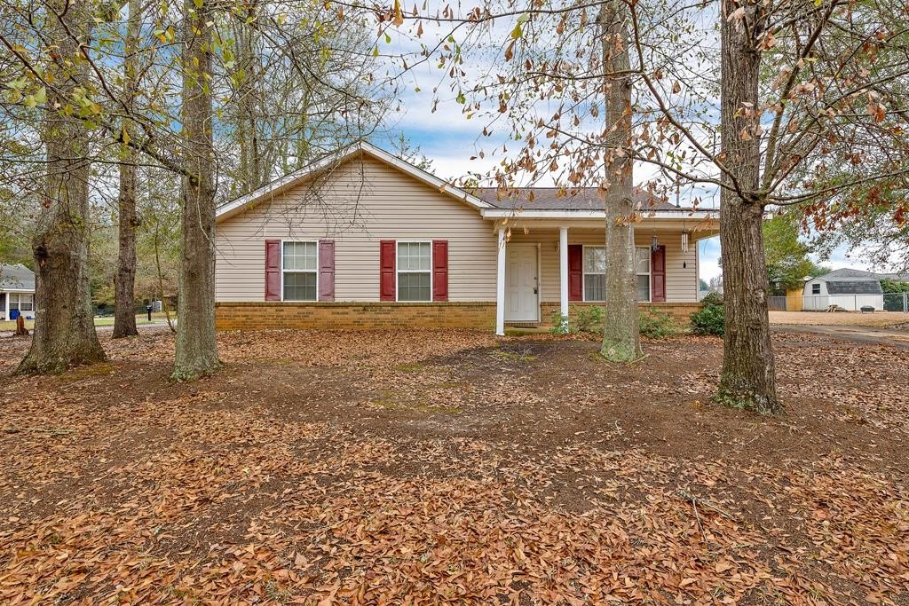 Single Family 3BR 2BA - 174 Joe Walading Drive, Midland City, AL