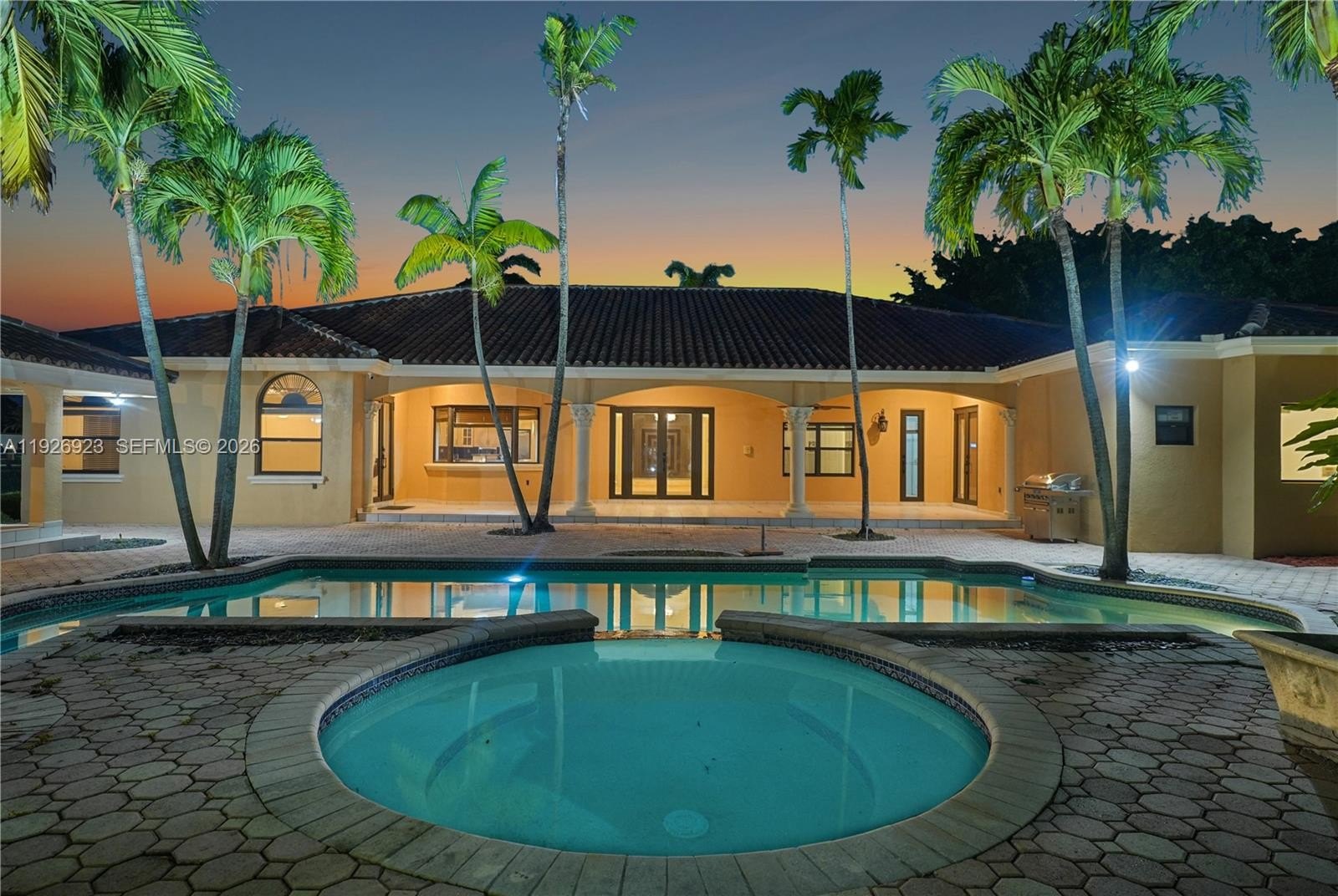 Single Family 8BR 7BA - 3001 SW 132nd Ave, Miami, FL