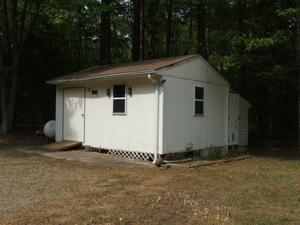 Single Family 3BR 2BA - 6327 West Point Stevens Road, Drakes Branch, VA