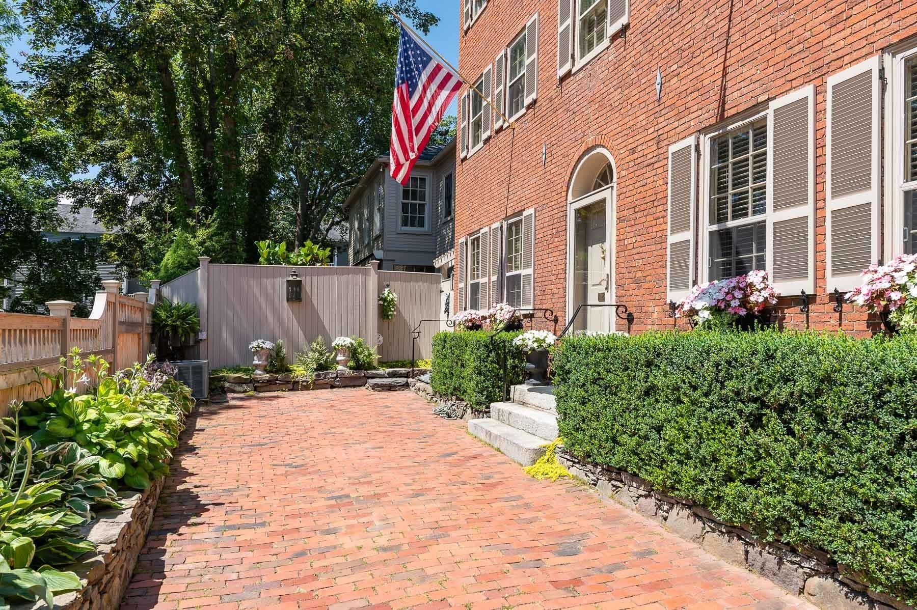 Single Family 3BR 4BA - 20 Atkinson Street, Portsmouth, NH