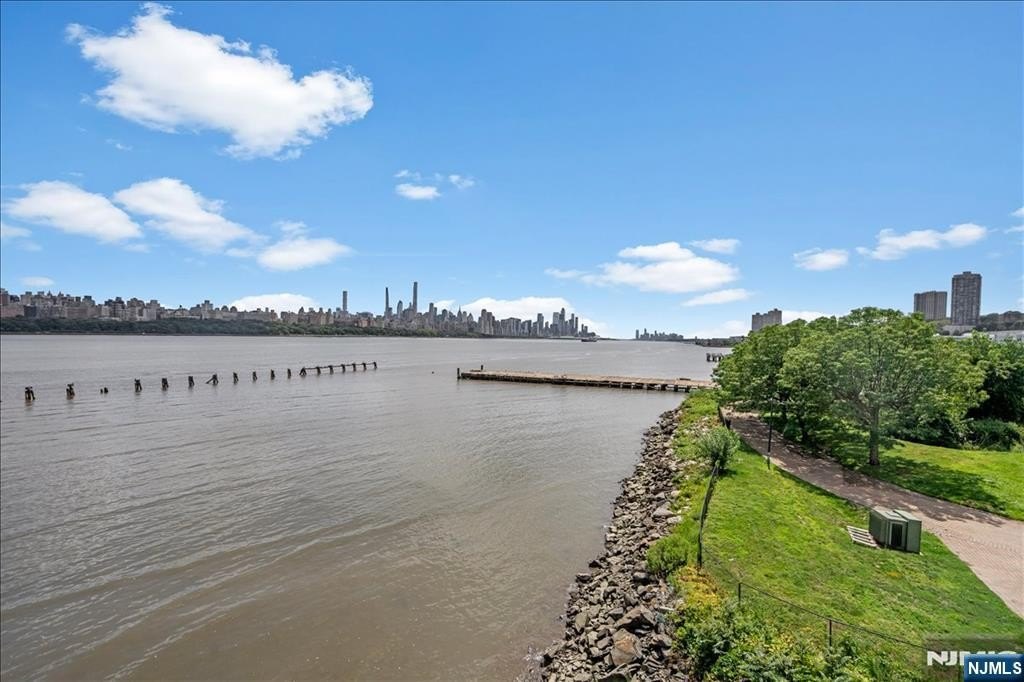 Other 2BR 2BA - 226 The Promenade, Edgewater, NJ