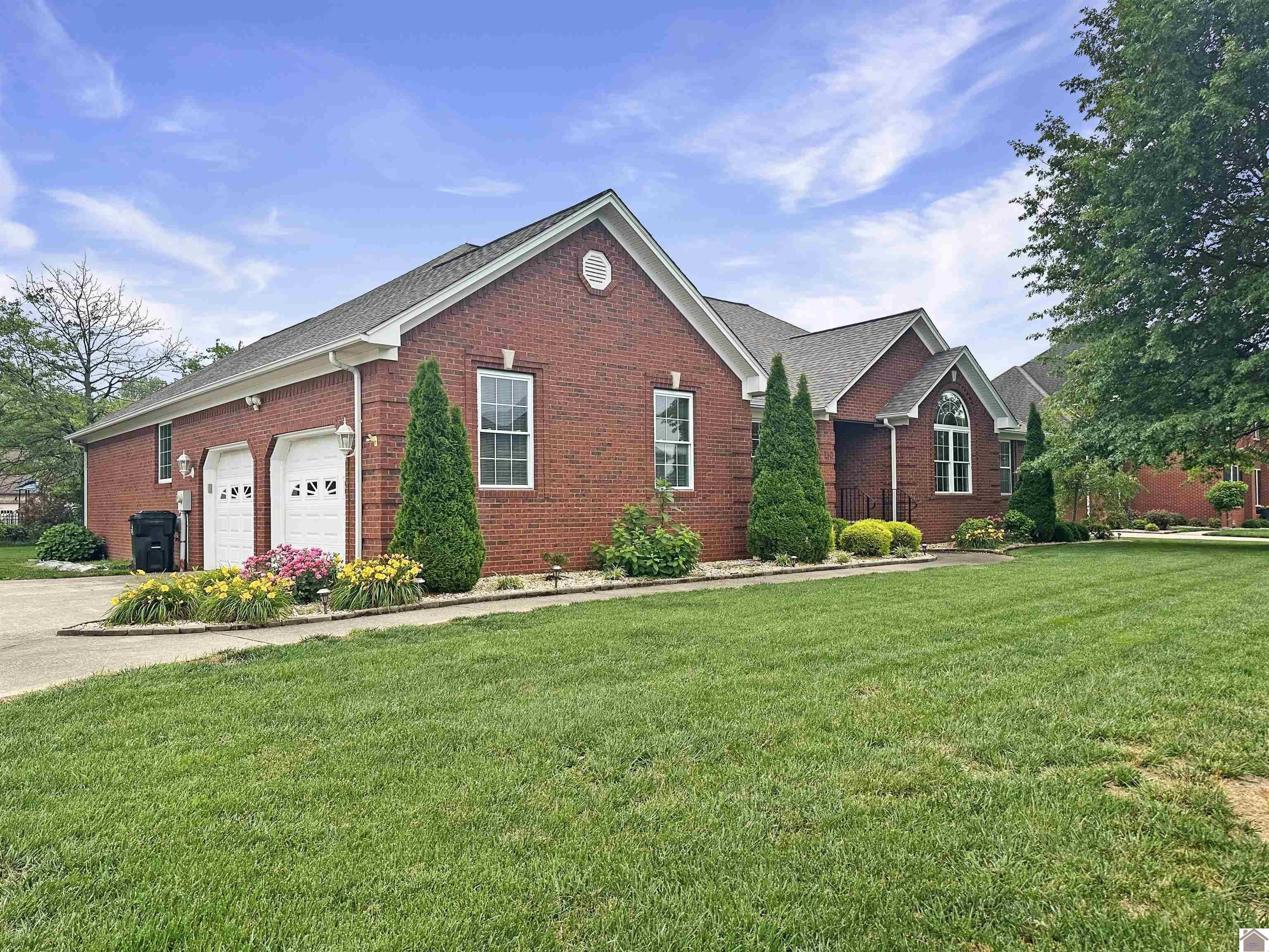 110 Birchwood Dr  