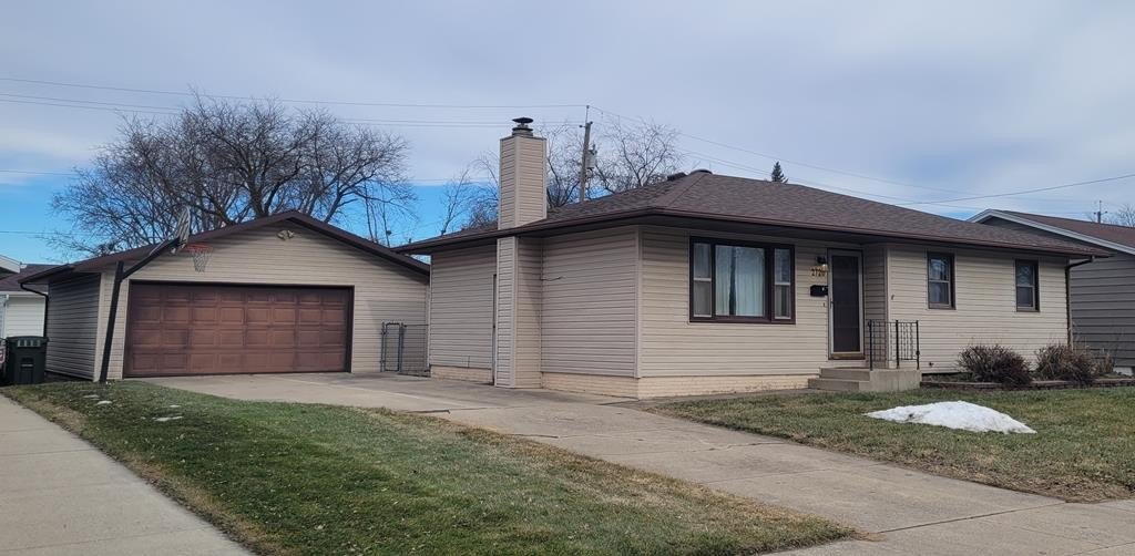 2720 19th Ave N  