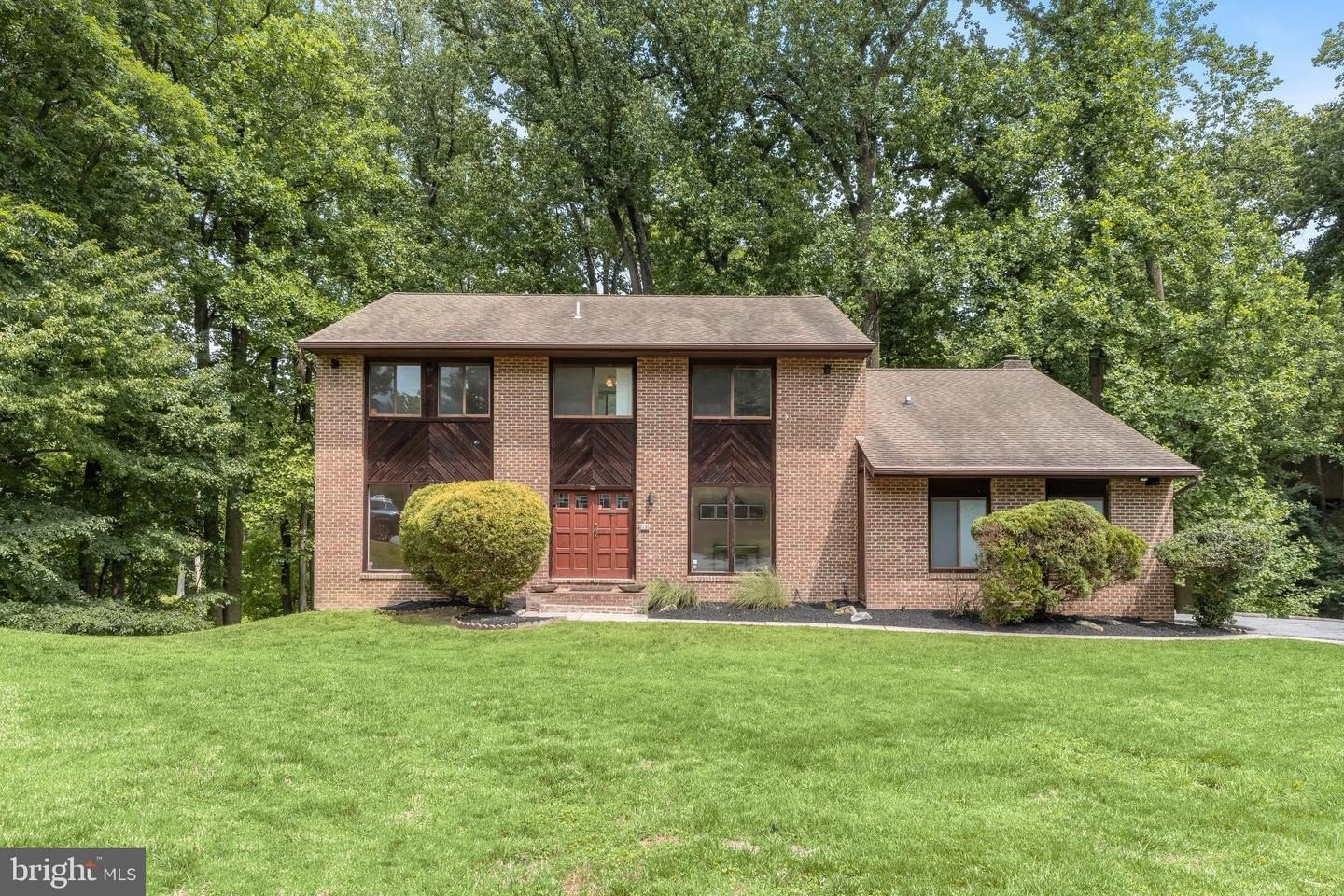 Single Family 4BR 3BA - 19 MARCIE WOODS CT, BALTIMORE, MD