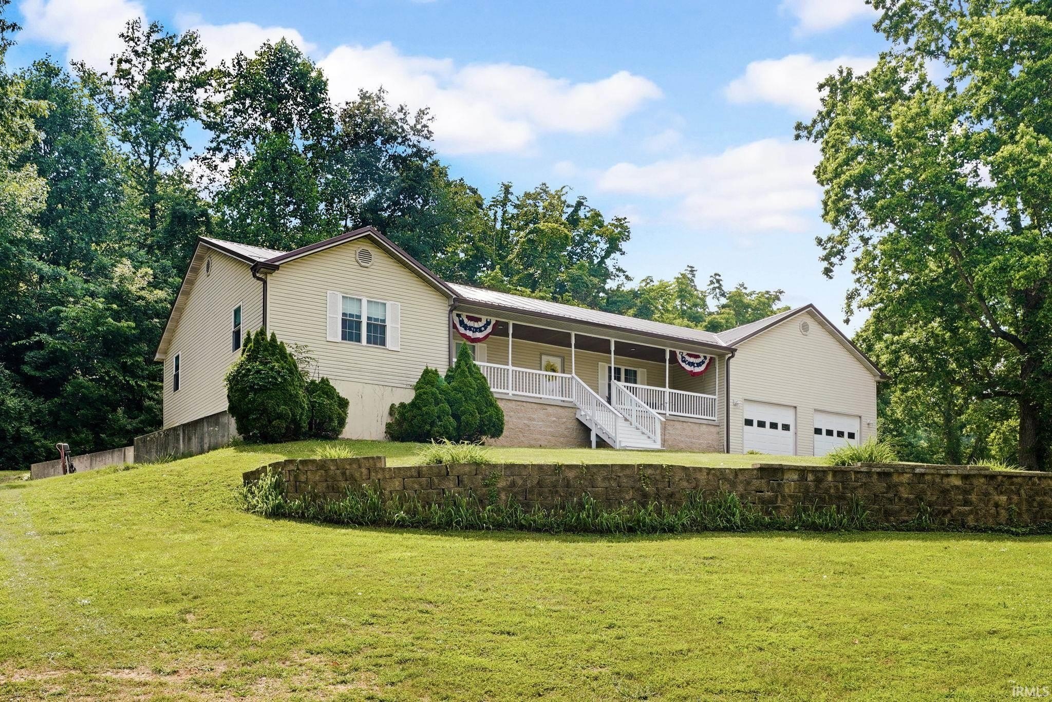Single Family 5BR 4BA - 305 Candlelight Lane, Oolitic, IN