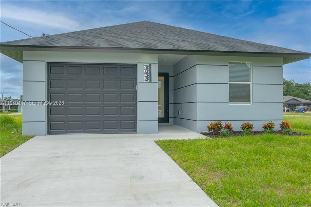 Single Family 4BR 3BA - 2045 Carver Ave, Fort Myers, FL